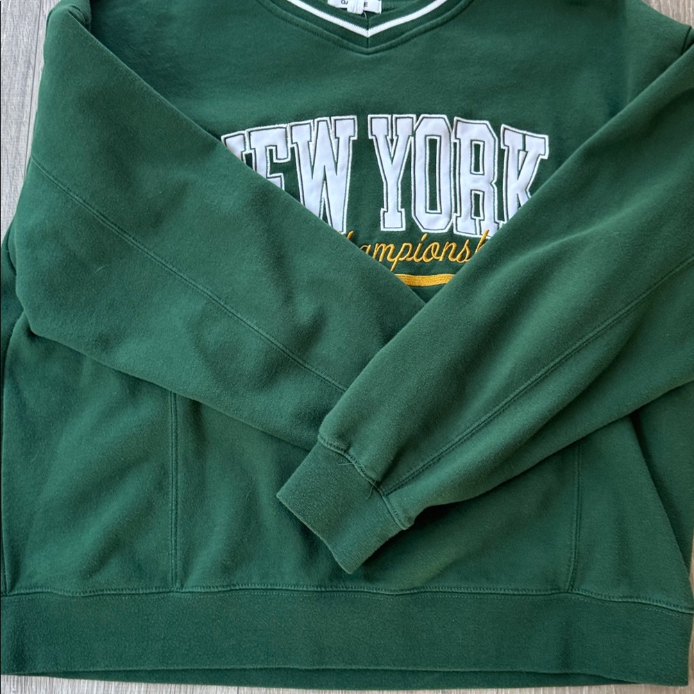 Oversized Tipping V-Neck - Picture 5 of 8